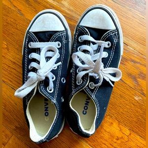 Kids converse size 11, black.